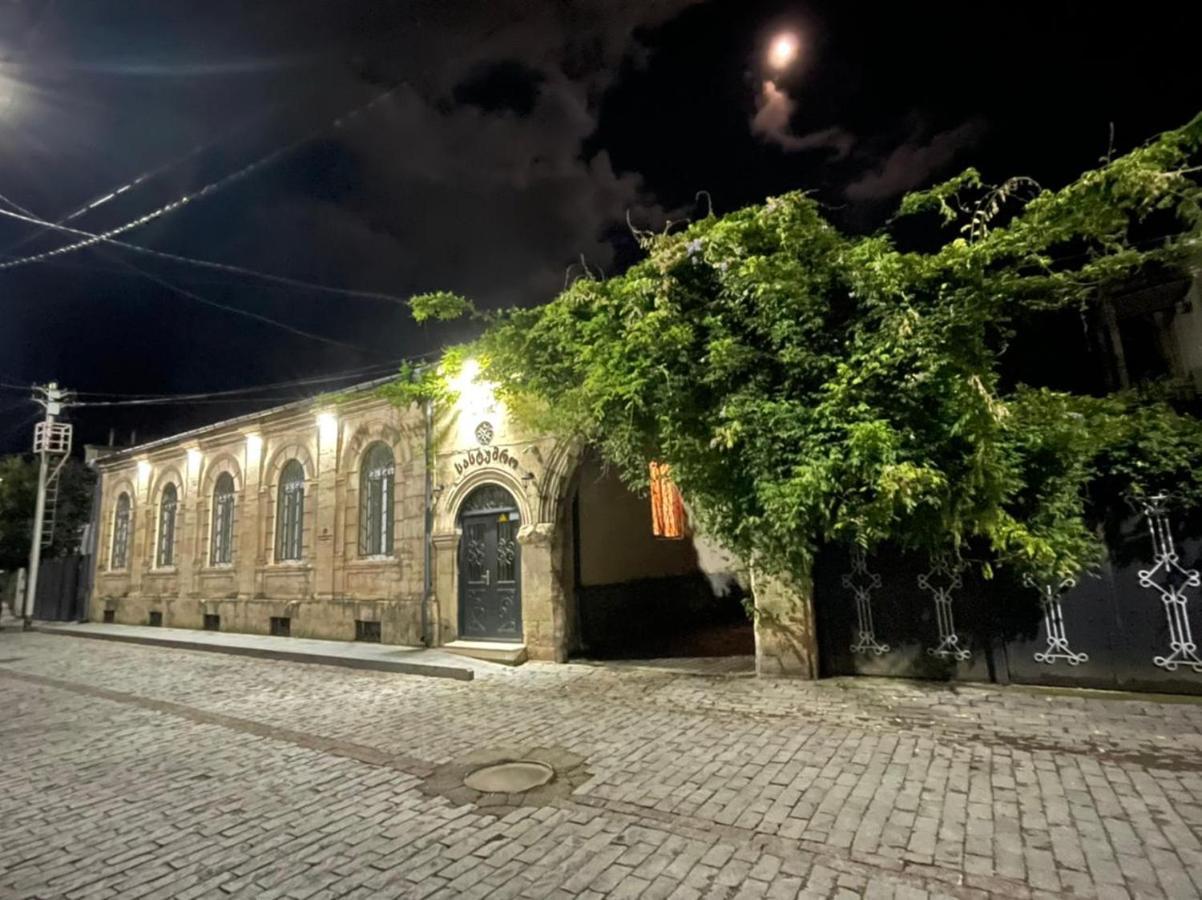 1870 Hotel Koetaisi Buitenkant foto